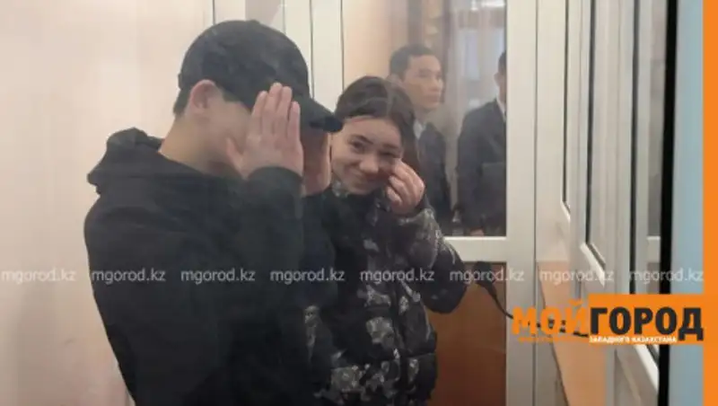 17-летняя девушка и ее друг забили отчима сковородой и чайником