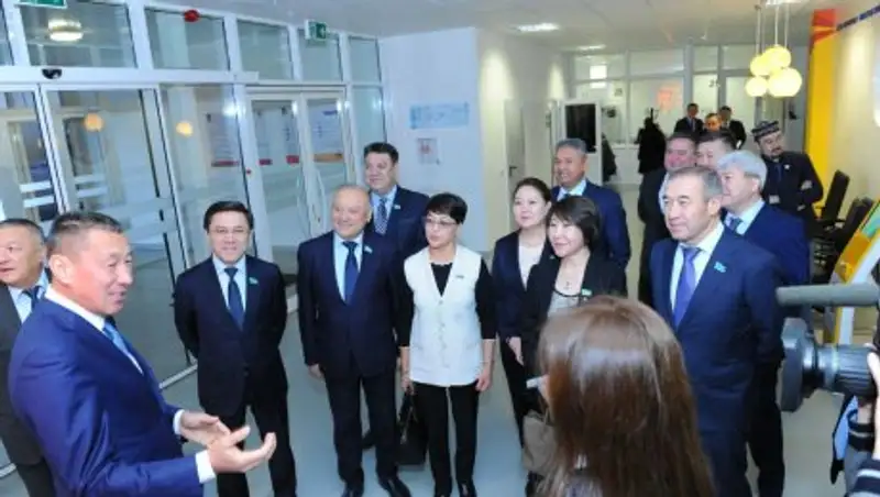 Мажилисмены ознакомились с ходом внедрения ИС таможенного и налогового администрирования