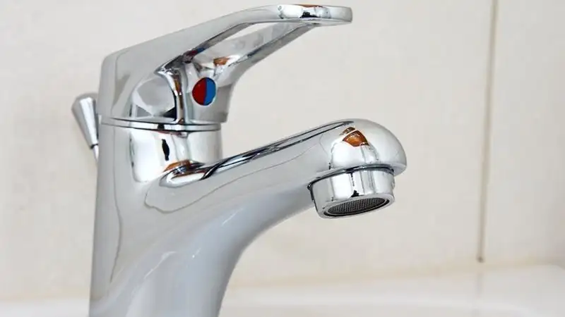 Жители пяти районов Актау остались без питьевой воды