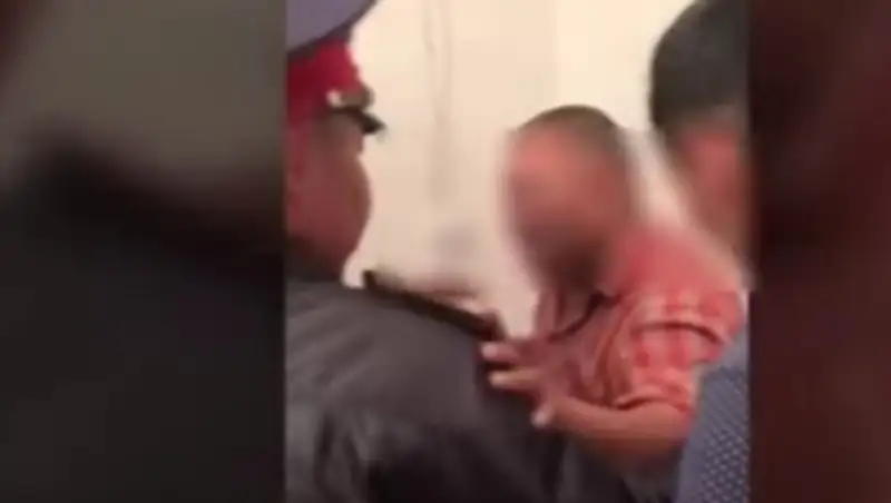 Полицейского, обвиненного в нападении на девушку, оштрафовали на 12 500 тенге