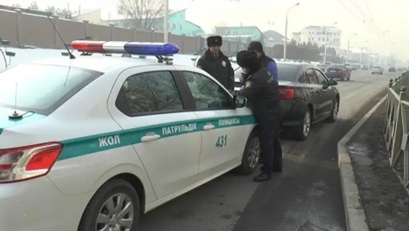 Полицейские применили оружие при задержания водителя в Костанайской области 