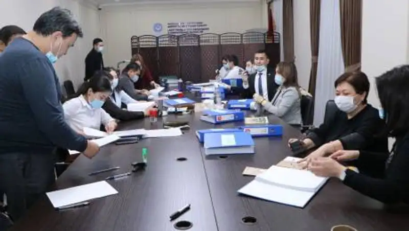 На пост президента Кыргызстана претендуют 20 человек