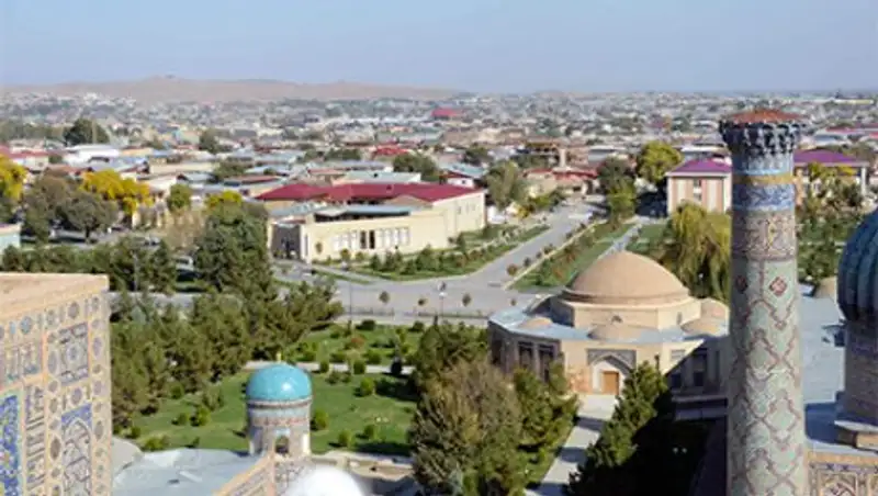 Сообщившего о смерти Каримова жителя Ташкента закидали бутылками