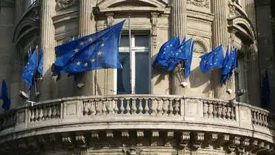 флаги, фото - Новости Zakon.kz от 07.06.2022 18:43