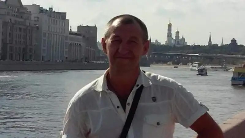 Опубликовано видео с пьяным учителем, напавшим на школьника