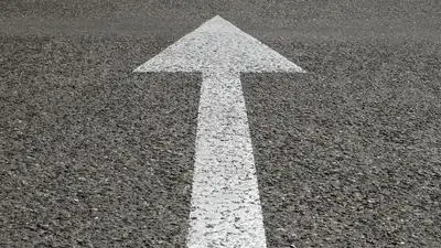 В литовском Вильнюсе после саммита НАТО пропал новый асфальт , фото - Новости Zakon.kz от 13.08.2023 07:20