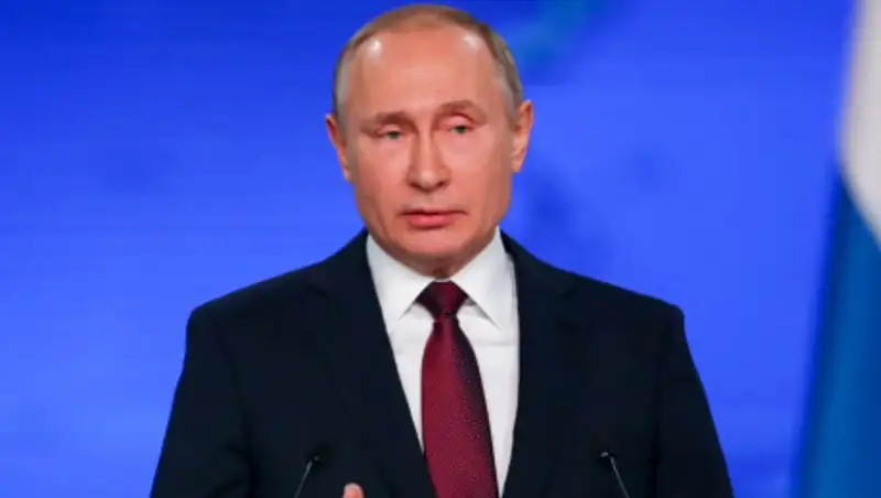 Путин уволил более десяти генералов