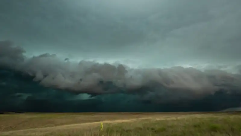 Штормовое предупреждение: в СКО - гроза и град, а в Кызылорде - жара