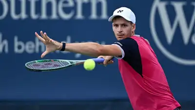 Хуберт Хуркач обыграл Фабиана Марожана , фото - Новости Zakon.kz от 12.10.2023 15:11