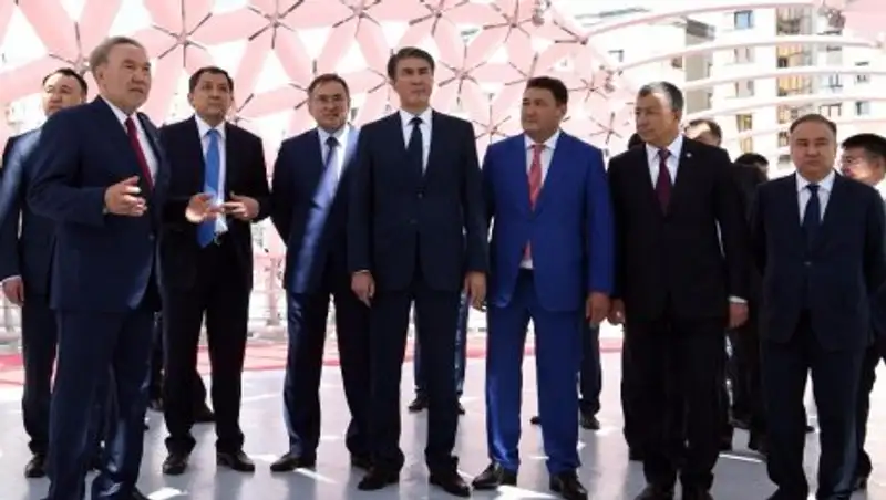 Назарбаев поблагодарил акима и всех жителей Туркестанской области