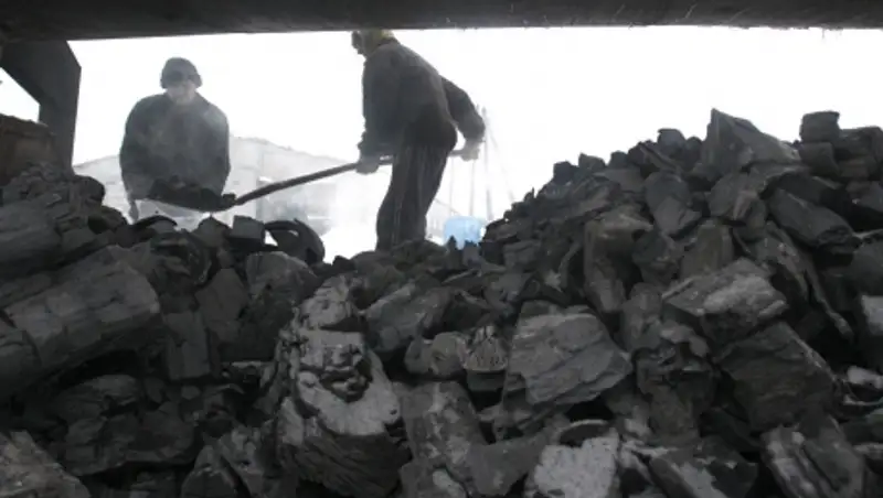 Уголь раздадут бесплатно малообеспеченным семьям трех областей Казахстана