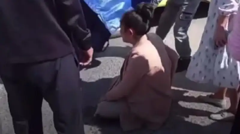 В Мангистау женщина с ребенком попала под колеса автомобиля