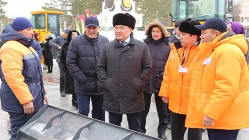 Караганде подарили технику для уборки улиц стоимостью  миллиард тенге
