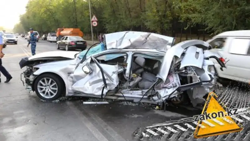 Поражающее последствиями ДТП произошло в Алматы