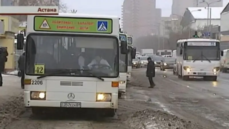 Аким Астаны отправил руководителей автопарков кататься на автобусах
