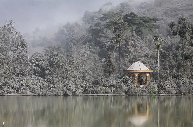 Вулканическая зима на Суматре - последствие извержения вулкана Синабунг Вулканическая зима на Суматре - последствие извержения вулкана Синабунг, фото - Новости Zakon.kz от 26.11.2013 18:18