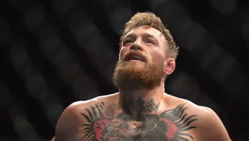 Завершивший карьеру Макгрегор оскорбил Нурмагомедова