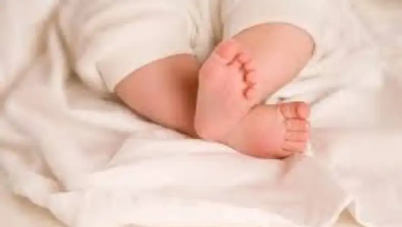 В России женщина за очередным застольем родила сына и пошла гулять дальше