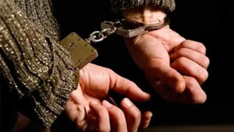 Жительница Костанайской области черенком от лопаты убила мужчину и скрылась