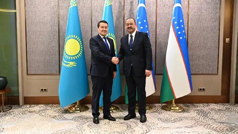 Премьер-министры Казахстана и Узбекистана, фото - Новости Zakon.kz от 11.02.2022 19:36
