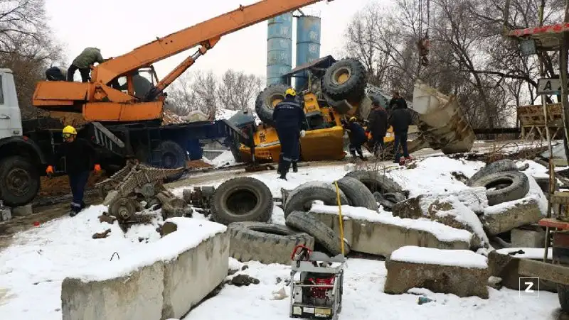 ЧП на производстве: в Алматы погиб водитель