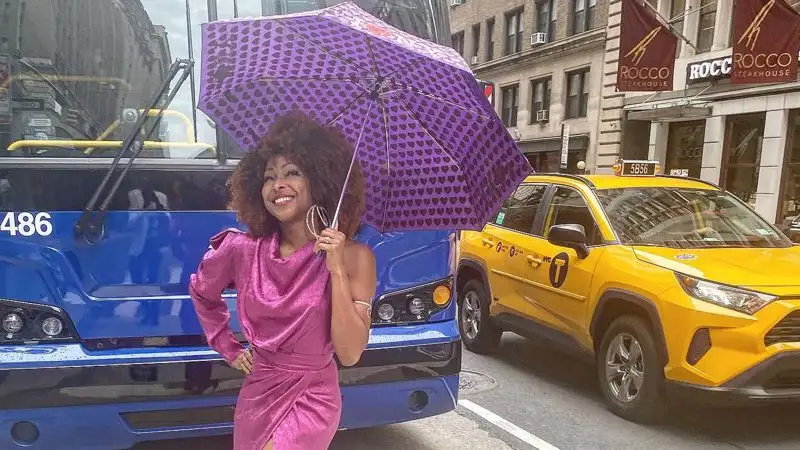 Американская певица блистала на церемонии "Грэмми" в платье казахстанского дизайнера