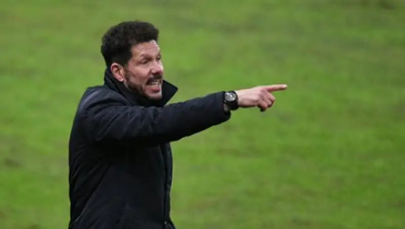 «Атлетико» остался без тренера и выстоял в игре с «Арсеналом»