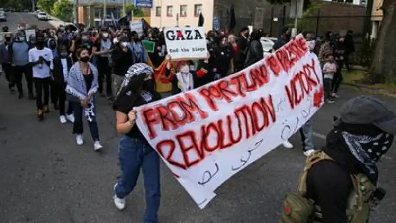 В годовщину смерти Джорджа Флойда американцы устроили погромы