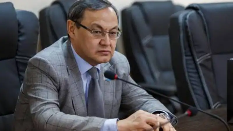 Куришбаев назвал высказывания российских политиков "ахинеей безграмотных людей"