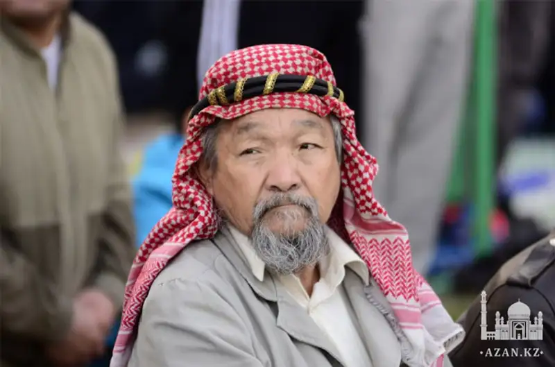 Курбан айт в Центральной мечети г. Алматы отпраздновало более 20 тысяч человек, фото - Новости Zakon.kz от 16.10.2013 22:40