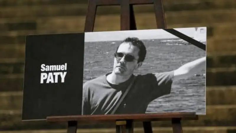 Школьница, из-за которой обезглавили французского учителя, призналась, что оболгала его