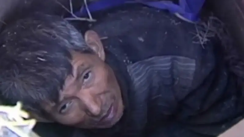 Пожилой китаец три дня просидел в колодце