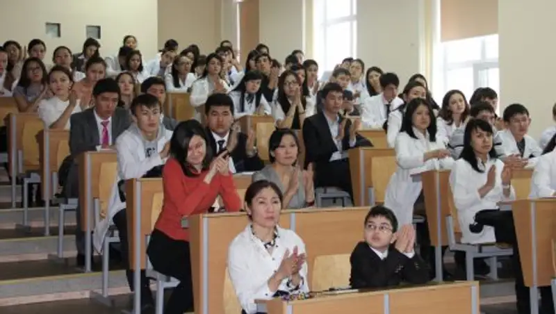 На 10 тыс мест увеличится число образовательных грантов в вузах Казахстана в 2017 году