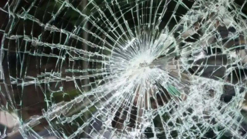 В Акмолинской области водитель Тойоты Ленд Крузер врезался в грузовик и погиб на месте