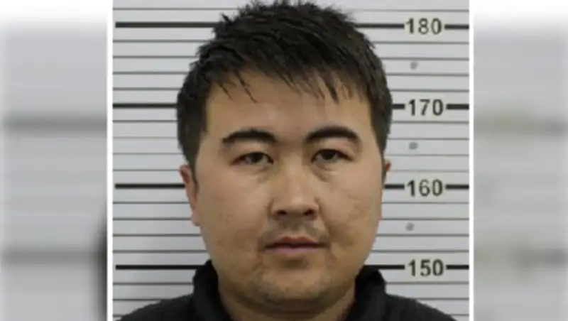 Просил позвонить и сбегал с телефоном – полицейские задержали преступника