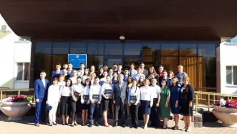 Школьники Бурлинского района ЗКО получили образовательные гранты