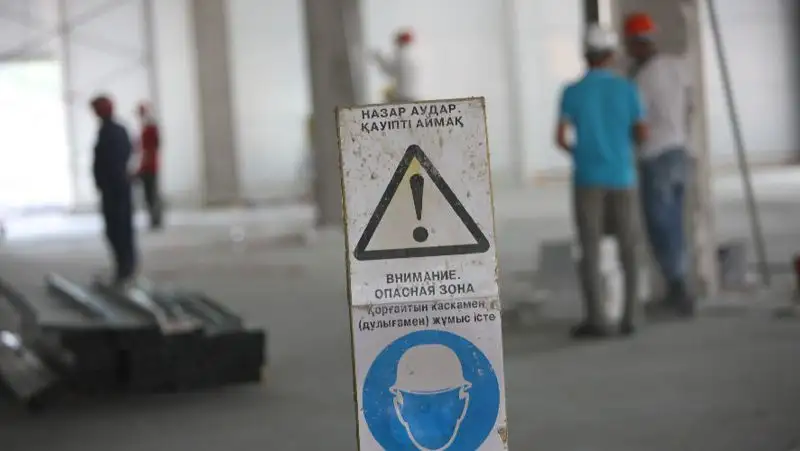 Появились подробности гибели рабочего на стройке в Шымкенте