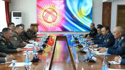 Рабочая встреча министров обороны Казахстана и Кыргызстана, фото - Новости Zakon.kz от 22.08.2023 19:53