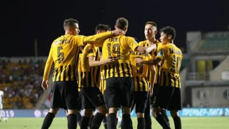 Футбольные клубы РК получили сертификаты на участие в еврокубках