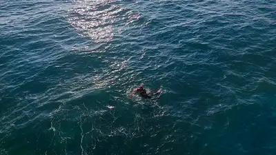 Актауские спасатели вытащили тонущую женщину из воды, фото - Новости Zakon.kz от 29.01.2023 20:37