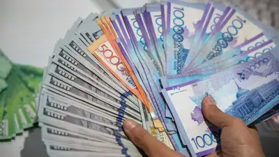 курсы валют, фото - Новости Zakon.kz от 19.01.2023 11:08