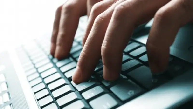 Полицейские разыскивают автора объявления о продаже девочки за миллион тенге