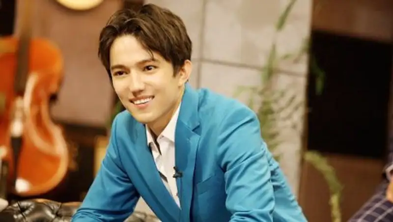 Димаш Кудайбергенов оказал помощь воспитанникам детского дома в Китае