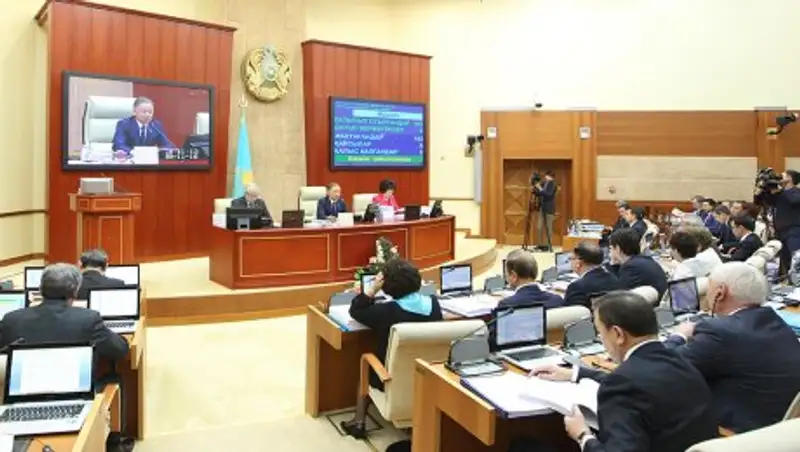 Законопроект о переносе сроков введения всеобщего декларирования доходов рассмотрел Мажилис