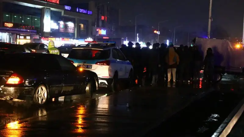 Подросток погиб, переходя улицу в Алматы, фото - Новости Zakon.kz от 11.04.2023 00:50