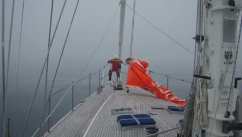 Дрейфовавших в океане девушек спасли спустя пять месяцев