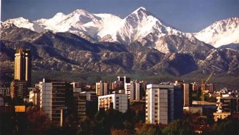 М.Толибаев считает, что Южную столицу  можно называть и "Алматы" и "Алма-Ата"