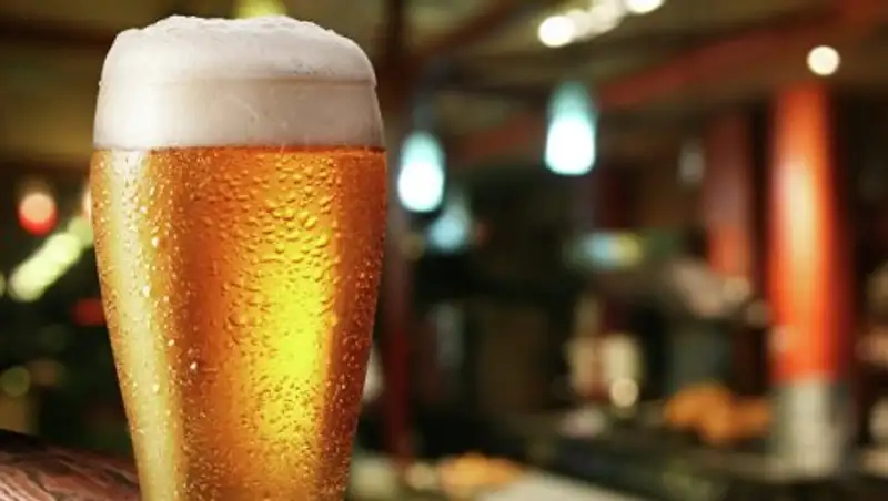 СМИ: каждый чех за год выпивает 147 литров пива, вдвое больше своих дедов