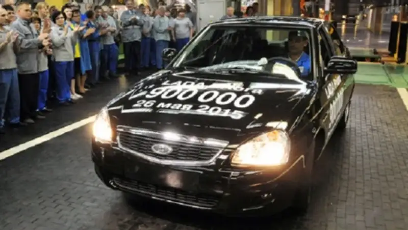«АвтоВАЗ» выпустил 900-тысячную «Приору»