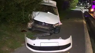 Легковой автомобиль перевернулся в Алматы, пострадали два пассажира , фото - Новости Zakon.kz от 27.09.2023 04:50